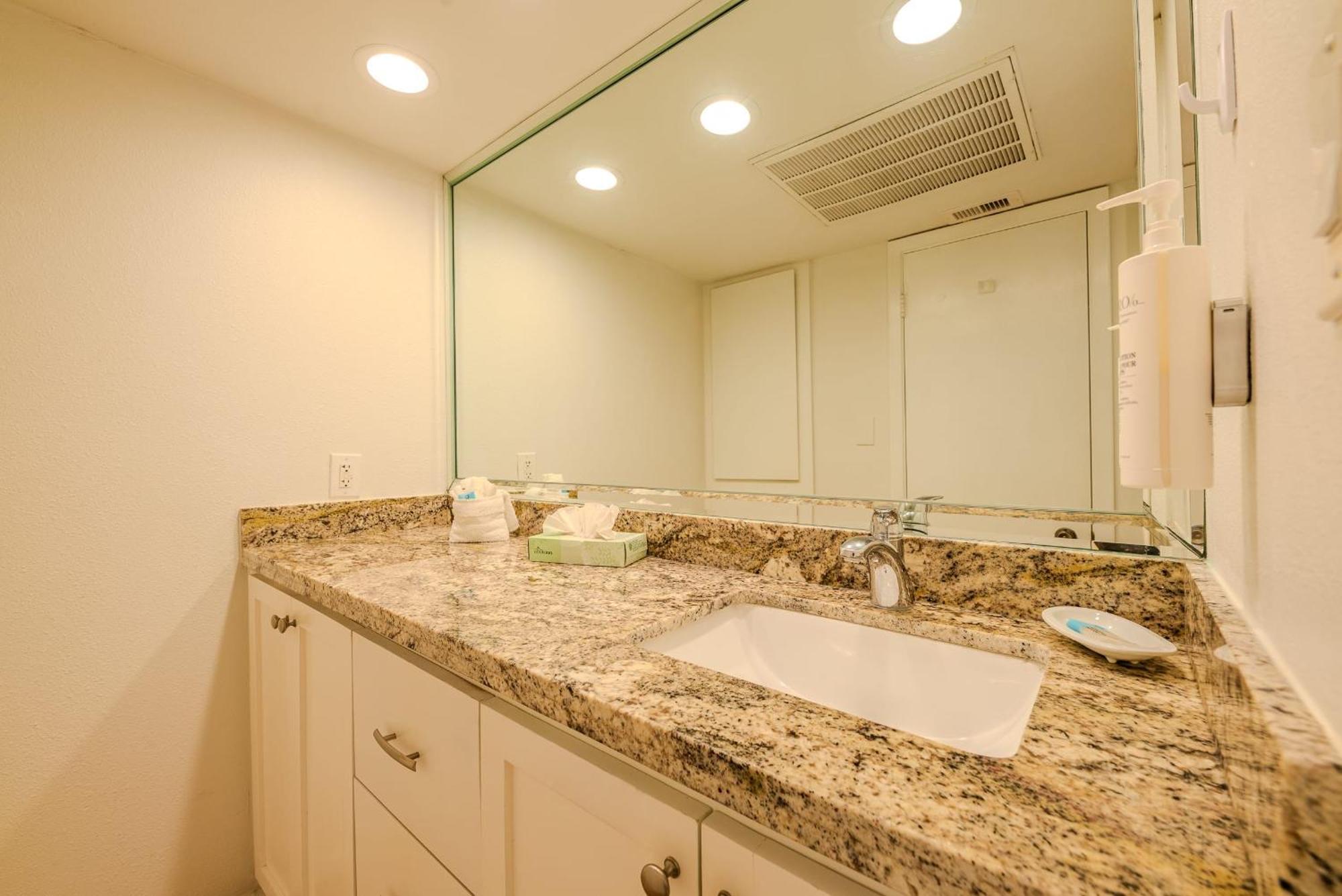 Kingfishers Retreat Serene 1Br Escape With Balcony 207 South Padre Island Εξωτερικό φωτογραφία